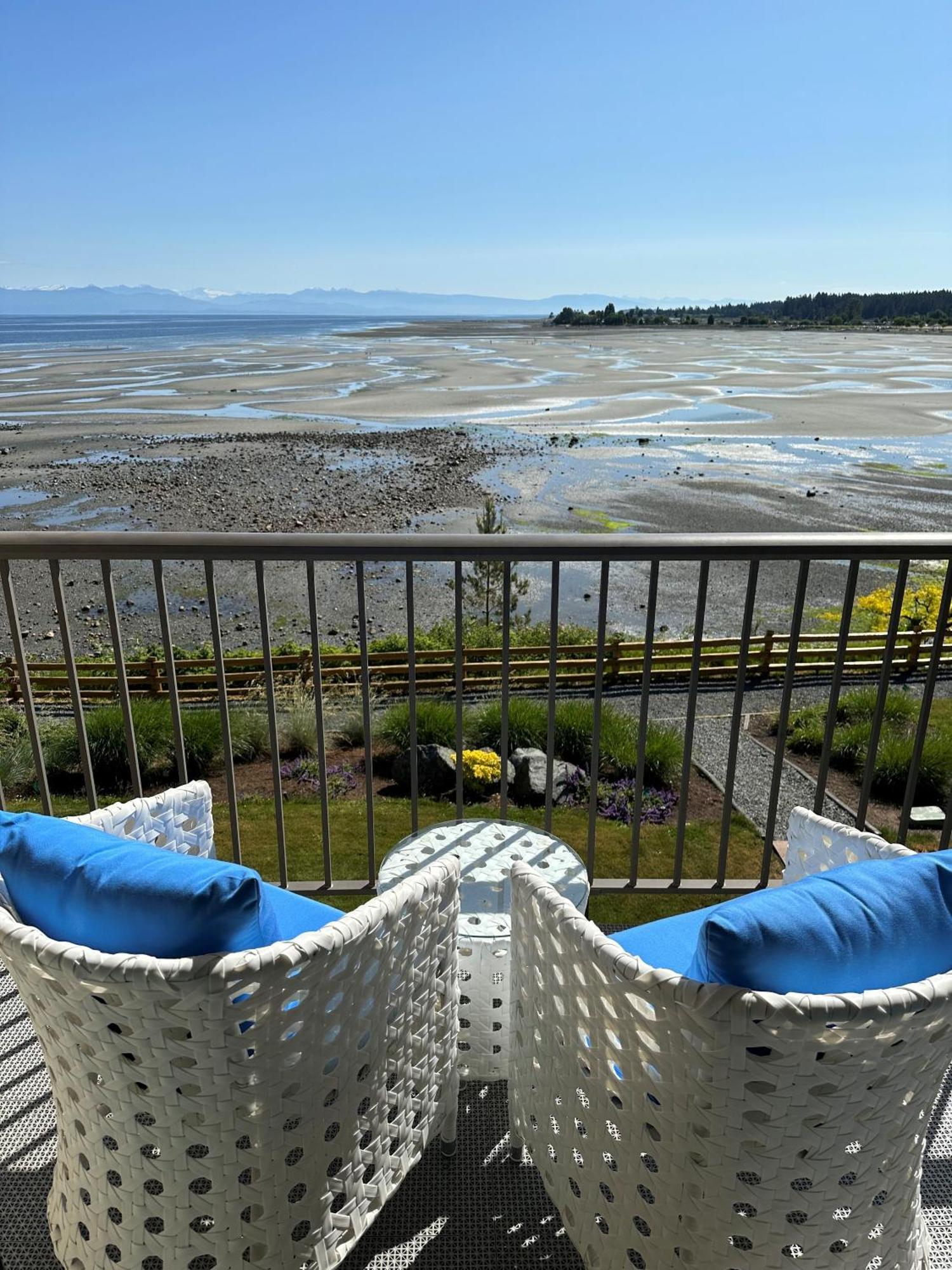 Bayside Oceanfront Resort Парксвилл Экстерьер фото