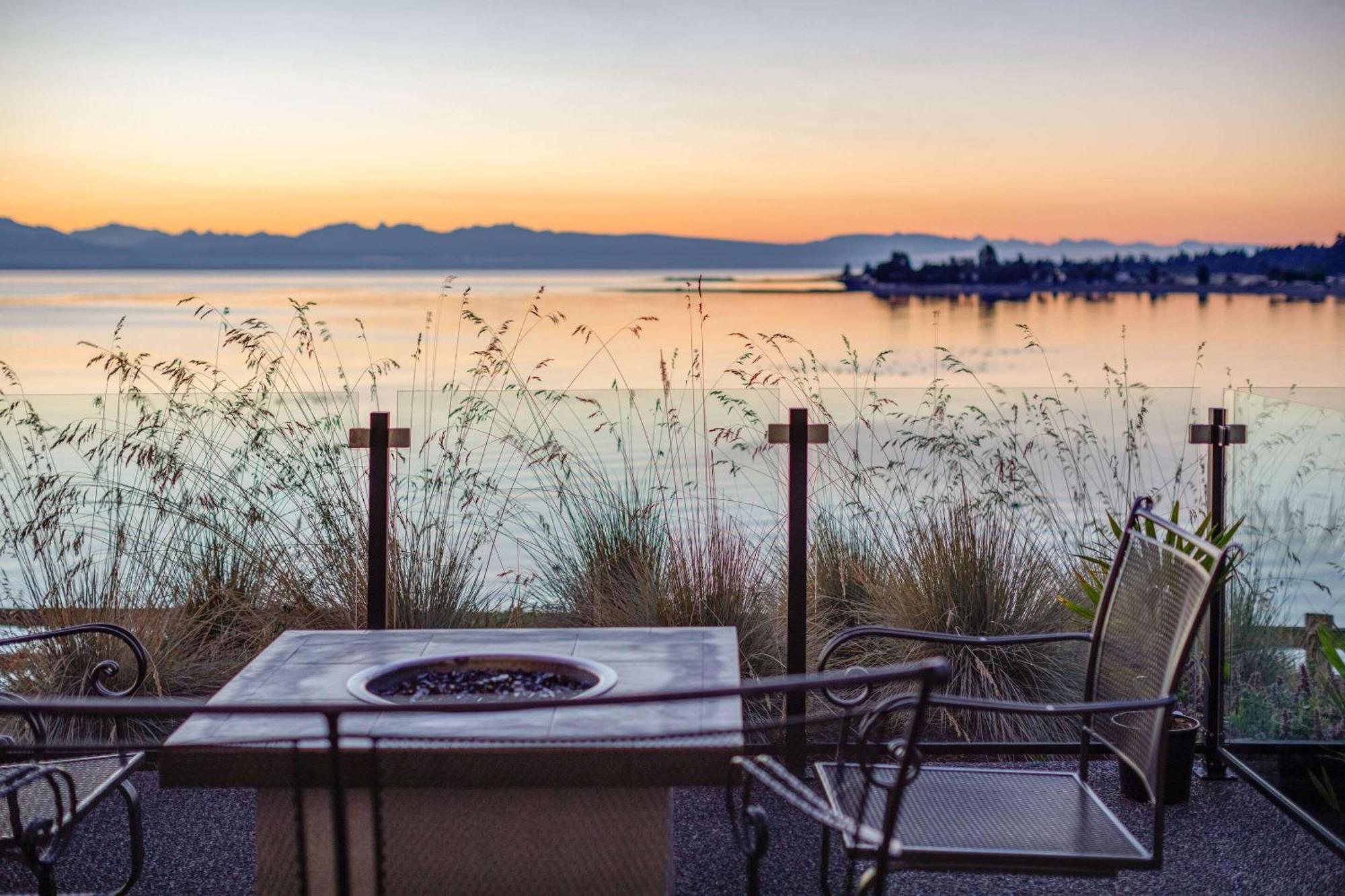 Bayside Oceanfront Resort Парксвилл Экстерьер фото